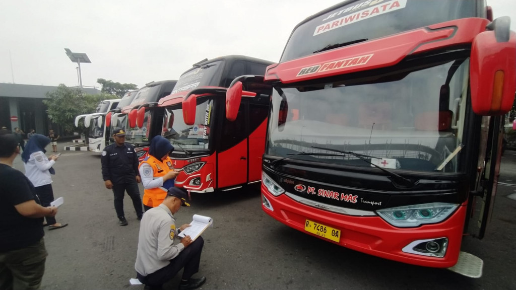 Terungkap! Cara Jitu Cegah Kecelakaan Bus & Truk, Sudah Siap?