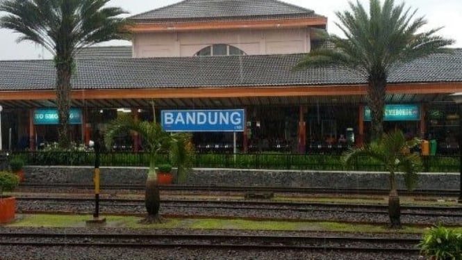 10 Destinasi Wisata Menarik di Dekat Stasiun Bandung