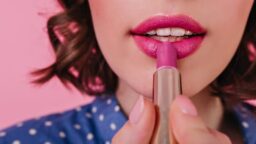 10 Rekomendasi Lipstik Terbaik untuk Mengatasi Bibir Kering!