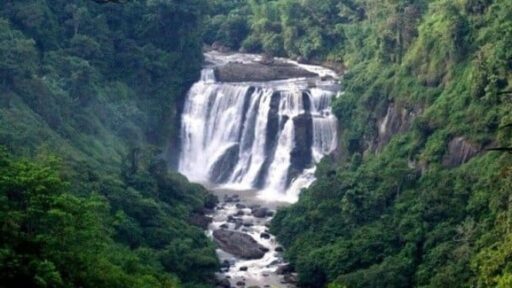 7 Air Terjun Tersembunyi di Bandung: Surga untuk Penggemar Foto!