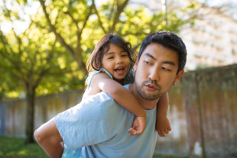 Aktor Andy Lau Protektif ke Putri ABG: Plus Minusnya bagi Anak