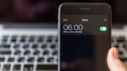 Atur Suara Alarm iPhone Sesuai Selera: Simak Caranya!