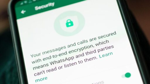 Bahaya Menggunakan Social Spy WhatsApp, Wajib Perhatikan Ini!