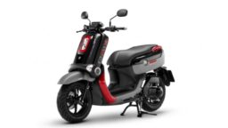 Bak Vespa Versi Robot, Matic Yamaha Bertenaga Mio Harga Aerox!