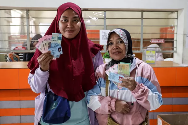 Cek Bansos NIK KTP BPNT 2025: Rp600.000 Cair Januari Ini!