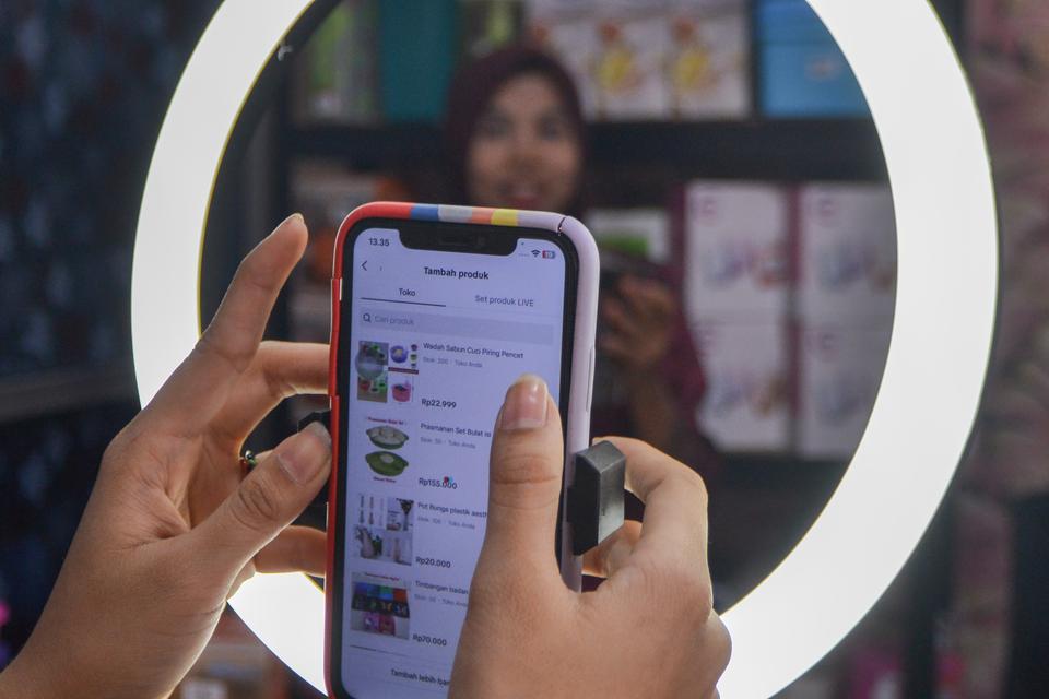 E-commerce Sumbang Rp 975 Triliun, AI Digenjot untuk Digitalisasi!