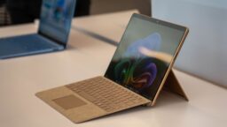 Hemat $320! Surface Pro dengan Snapdragon X Jadi Terjangkau