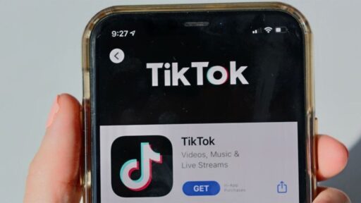 IPhone TikTok Dijual di eBay dengan Harga Fantastis!