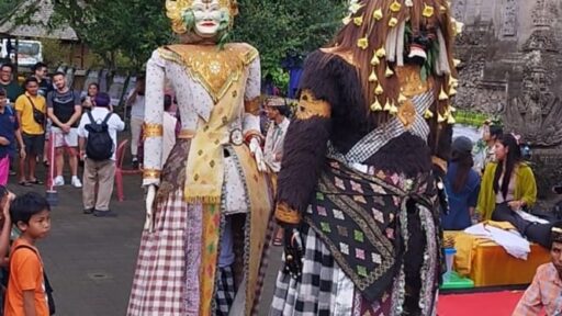 Imlek Meriah: Atraksi Barong Landung dan Simbol Harmoni Bali-Tionghoa