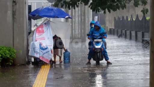 Jangan Biarkan Hujan Halangi: Tips Cerdas Berkendara Motor