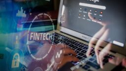 Lender Empat Pinjol Gugat OJK, Asosiasi Fintech Beri Respons