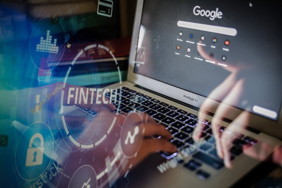 Lender Empat Pinjol Gugat OJK, Asosiasi Fintech Beri Respons