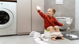 Masih Mengompol Usai Toilet Training? Waspadai Tanda Diabetes!