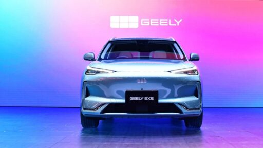 Mengulik Inovasi Mobil Listrik Pertama Geely di Indonesia!