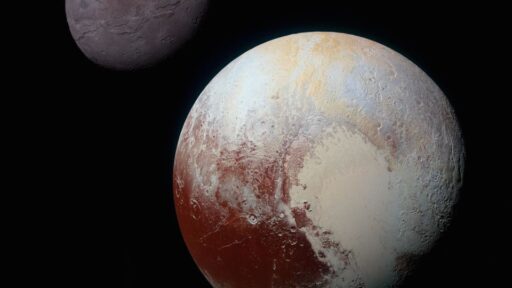 Mengungkap Asal Usul Bulan Besar Pluto, Charon: Sebuah 'Ciuman'!