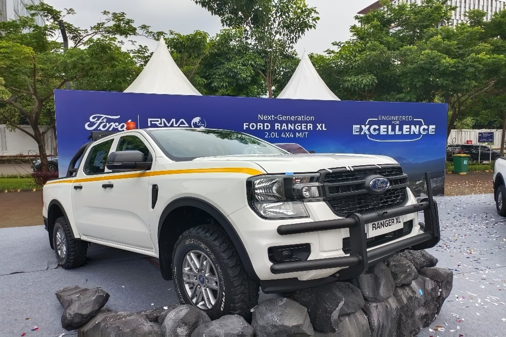 Perbandingan Lengkap: Ford Ranger XL vs Mitsubishi Triton vs Toyota Hilux 4x4