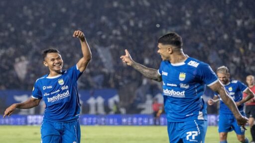 Persib Menang 3-1 atas Arema, Tyronne dan Kastaneer Bersinar!