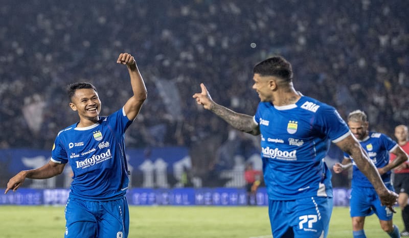 Persib Menang 3-1 atas Arema, Tyronne dan Kastaneer Bersinar!