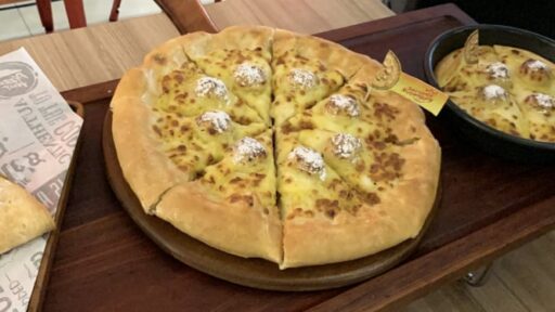 Rasakan Sensasi Baru: Pizza Durian Musang King Mozarella yang Menggoda!