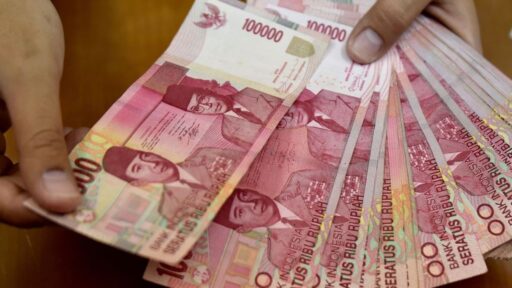 Rupiah Keok ke Rp16.202/USD: Apa Makna di Balik Penurunan Ini?