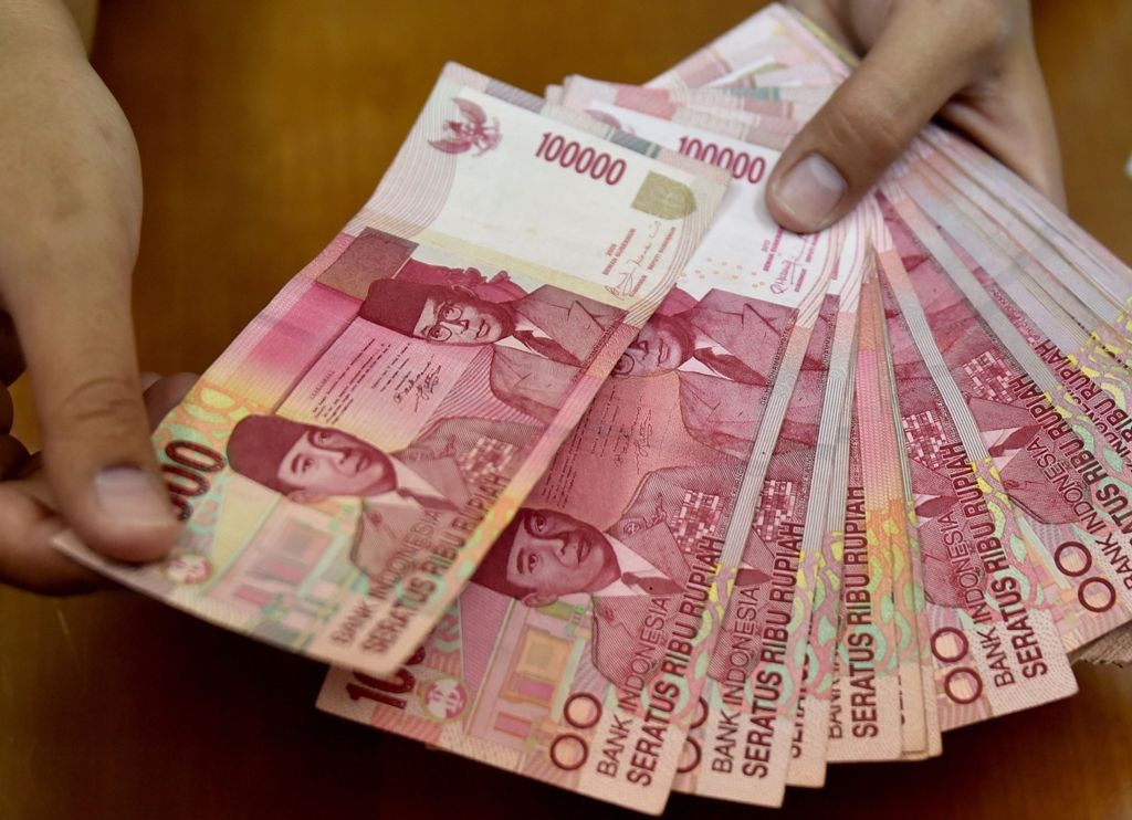 Rupiah Keok ke Rp16.202/USD: Apa Makna di Balik Penurunan Ini?