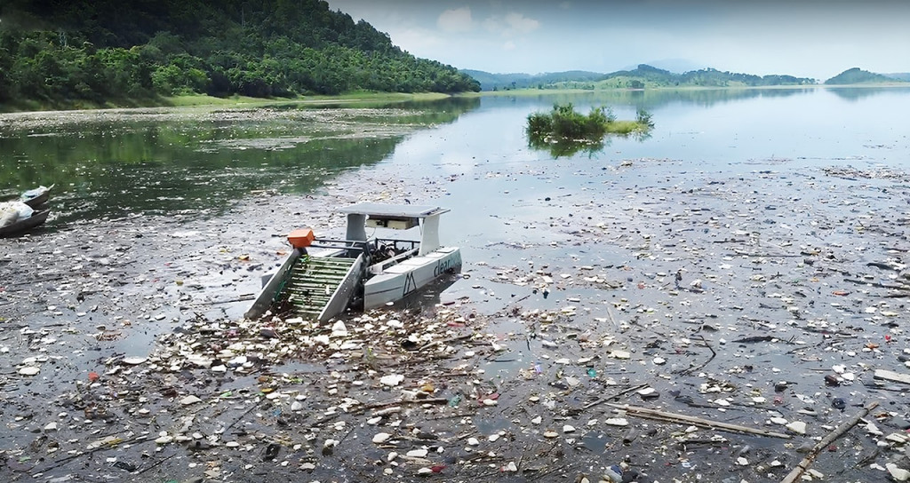 Startup Inovatif Bersihkan Sungai dengan Perahu Berbasis AI