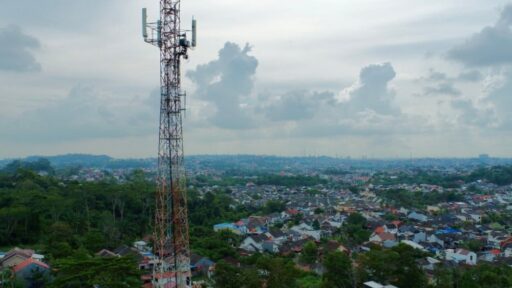 TOWR Fokus Akuisisi Serat Optik, Pengamat Bongkar Alasannya!