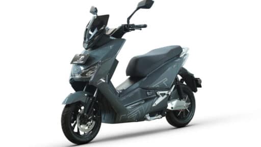 Terobosan Baru! New United E-Motor T1800 dengan Bagasi Lega & Gaya Sporty!