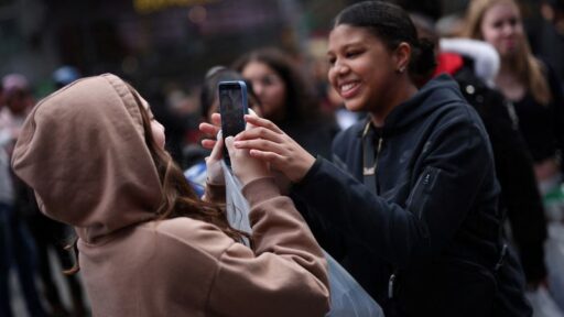 Trump Bahas Pembelian TikTok, Keputusan Dalam 30 Hari!