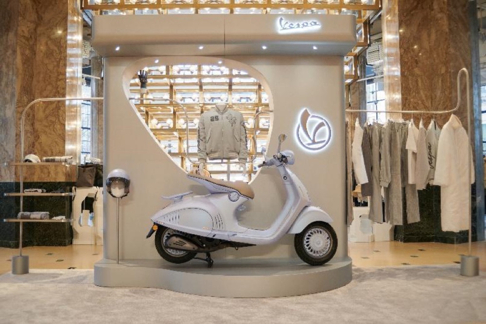 Vespa 946 Snake: Edisi Terbatas Tahun Ular Kayu, Hanya 888 Unit!