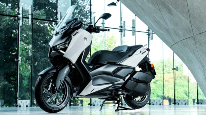 Yamaha Xmax: Skutik Bongsor Lebih Canggih Segera Meluncur!