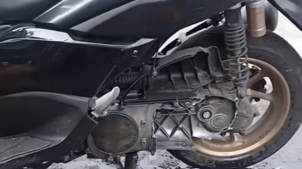 CVT Yamaha NMax Meledak Usai Gas Kencang, Pemilik Terluka Parah!