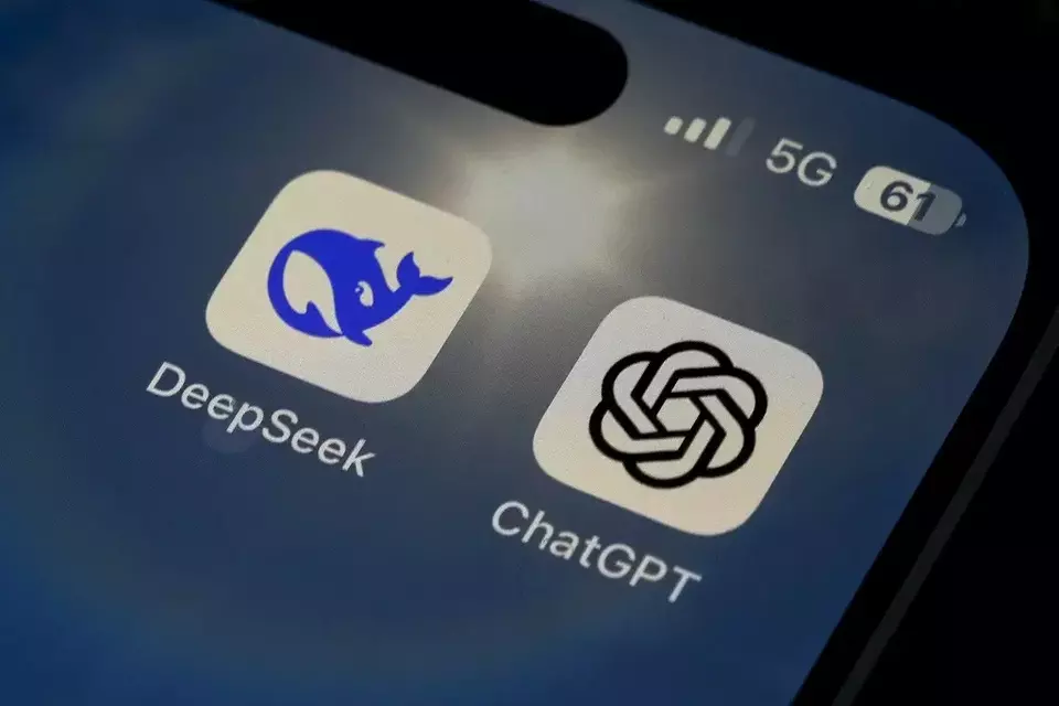 ChatGPT vs DeepSeek: Siapa Juara dalam Dunia AI Saat Ini?