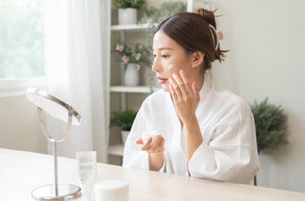 Pakai Skincare Niacinamide: Kulit Kering Saat Puasa? Ini Penjelasannya!