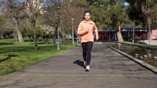 Rutin Jogging Bikin Awet Muda: Ini Alasan Ilmiahnya!