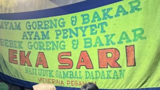 Viral! Warung Bandung Sajikan Jukut Goreng Sepuasnya yang Bikin Ngiler