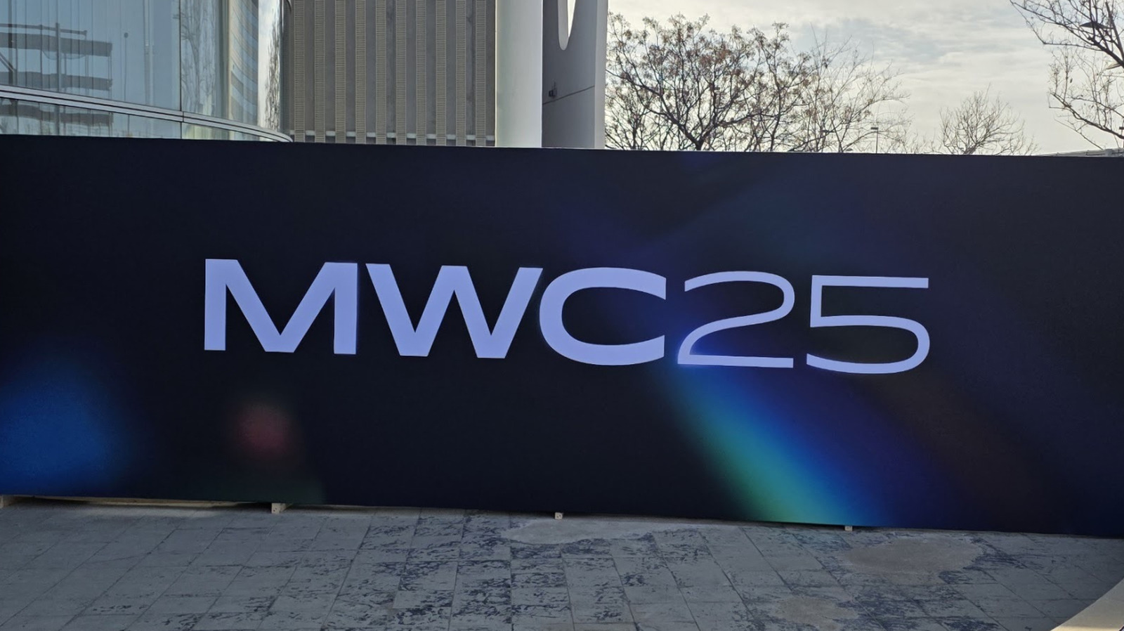 Fitur Telepon Unik di MWC 2025 yang Terlalu Keren untuk Dunia Nyata!